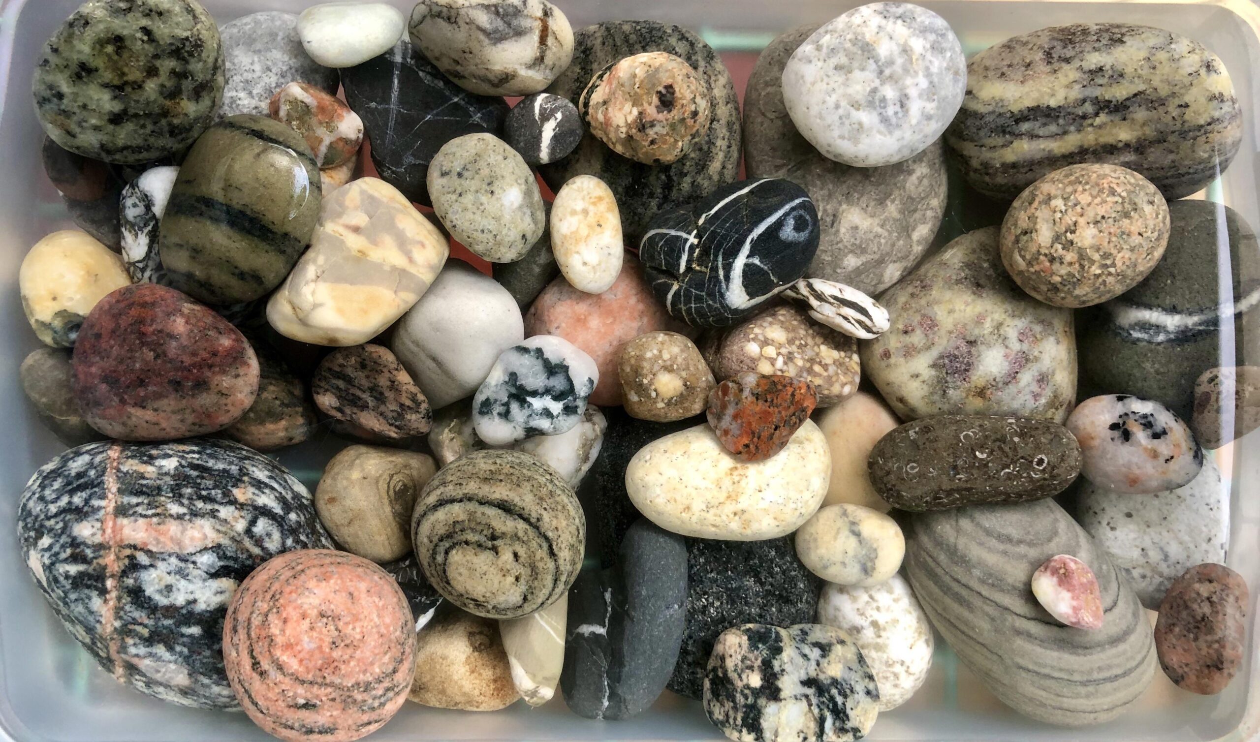 Photo of a collection of small smooth rocks